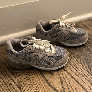 New Balance 990 Toddler (7.5c) Gray and White Sneakers